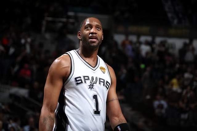 方硕21+8曾凡博20分 北京大胜四川开季三连胜